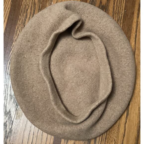 Vintage Classic Tan Wool Beret Hat Unmarked Tagless Small Size Youth? - Picture 5 of 6